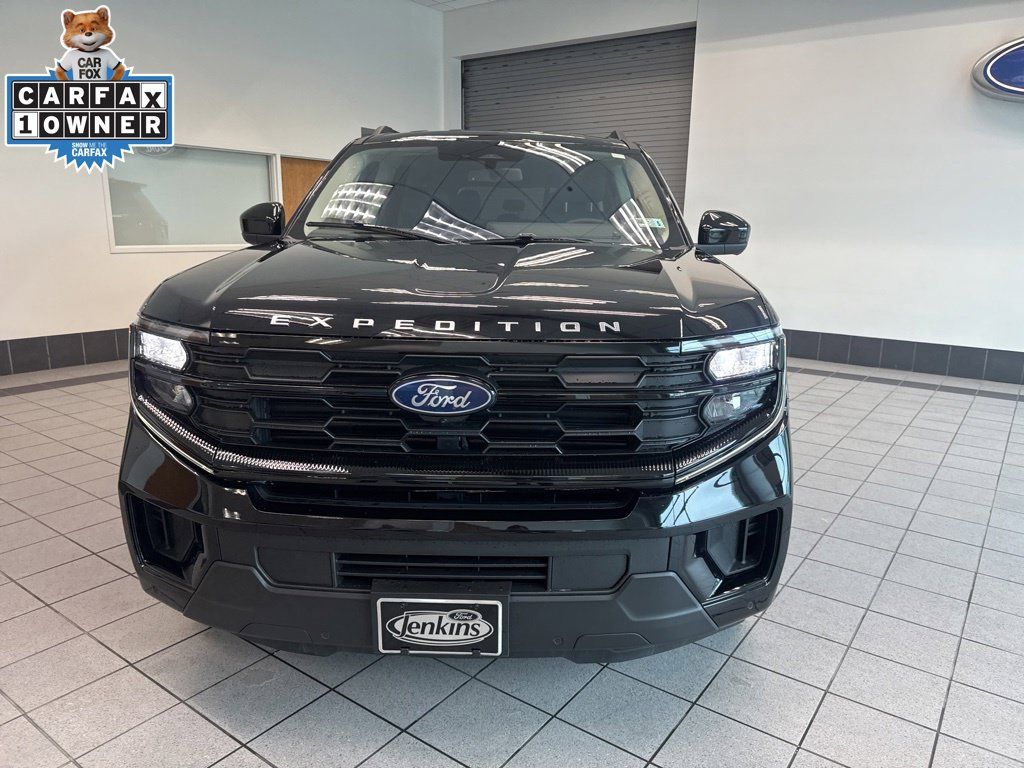 Used 2025 Ford Expedition Max Active AWD/4WD image 8