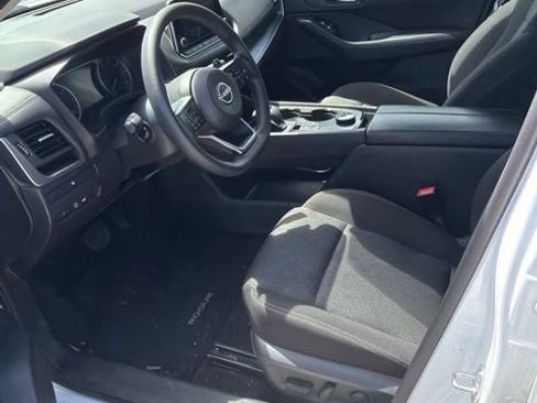 Used 2024 Nissan Rogue SV AWD/4WD image 5