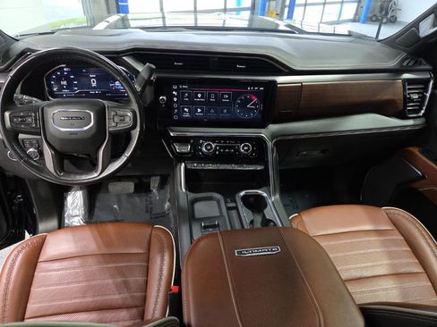 Used 2024 GMC Sierra 2500 Denali Ultimate AWD/4WD image 11