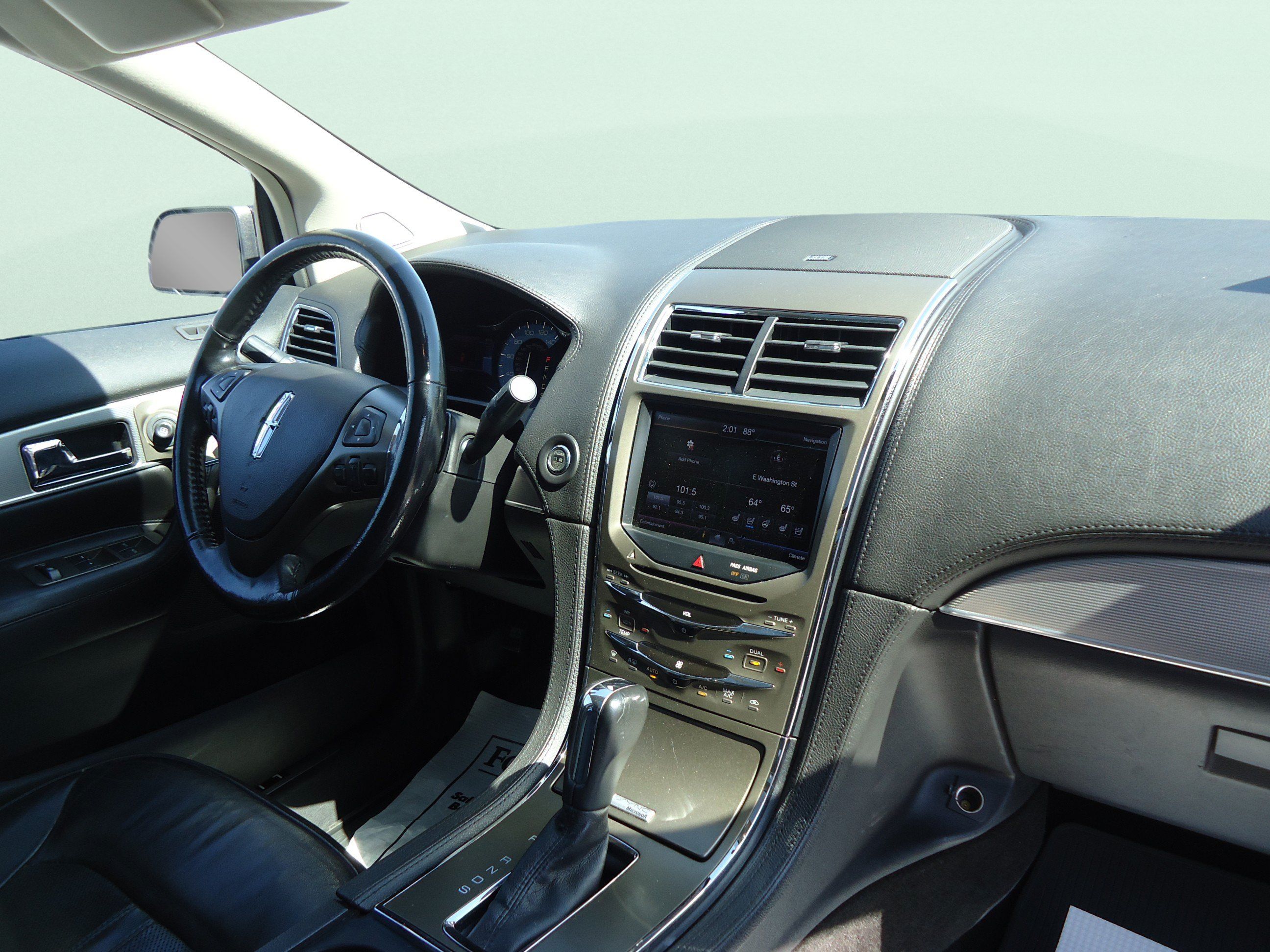 Used 2013 Lincoln MKX AWD image 25