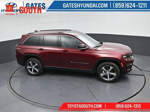 Used 2023 Jeep Grand Cherokee Limited AWD/4WD image 44