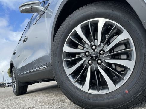 Used 2021 Lincoln Nautilus AWD w/ Equipment Group 101A image 16