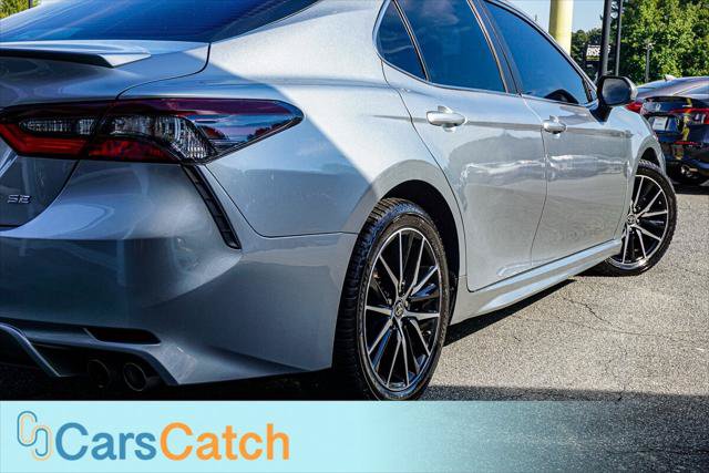 Used 2021 Toyota Camry SE FWD image 5