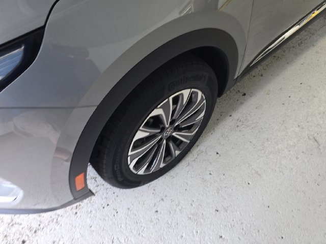 Certified 2025 Buick Envision Preferred AWD/4WD image 9