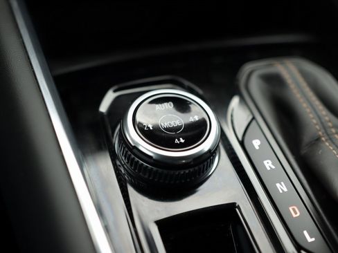 Used 2023 GMC Canyon AT4 image 20