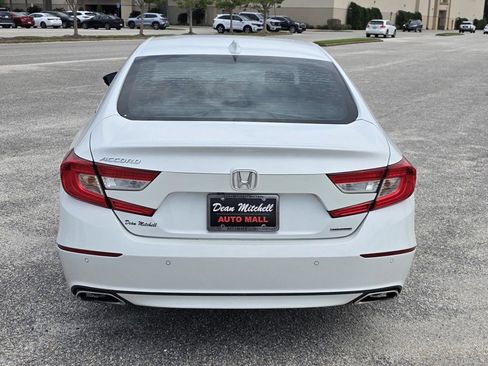 Used 2018 Honda Accord Touring image 4