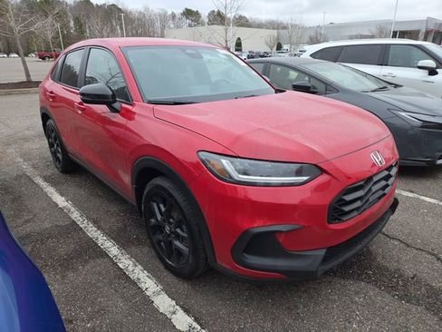 Used 2023 Honda HR-V Sport image 1