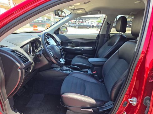 Used 2025 Mitsubishi Outlander Sport SE AWD/4WD image 11
