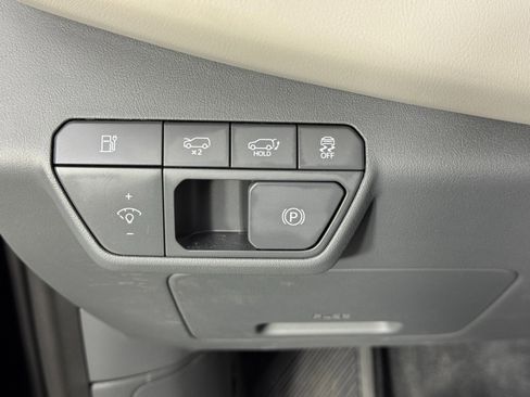 Used 2024 Kia EV9 Land image 19