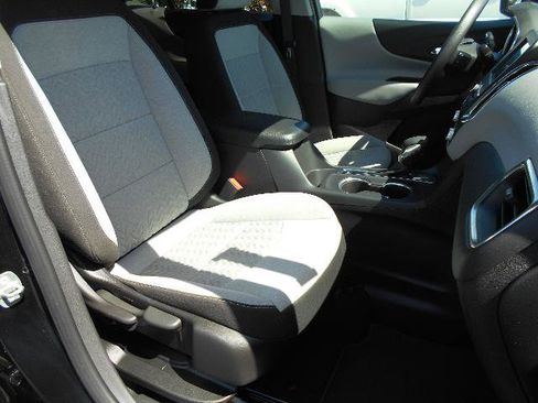 Used 2024 Chevrolet Equinox LS w/ LS Convenience Package FWD image 9
