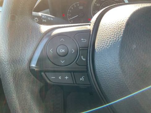 Used 2022 Toyota Corolla LE FWD image 21