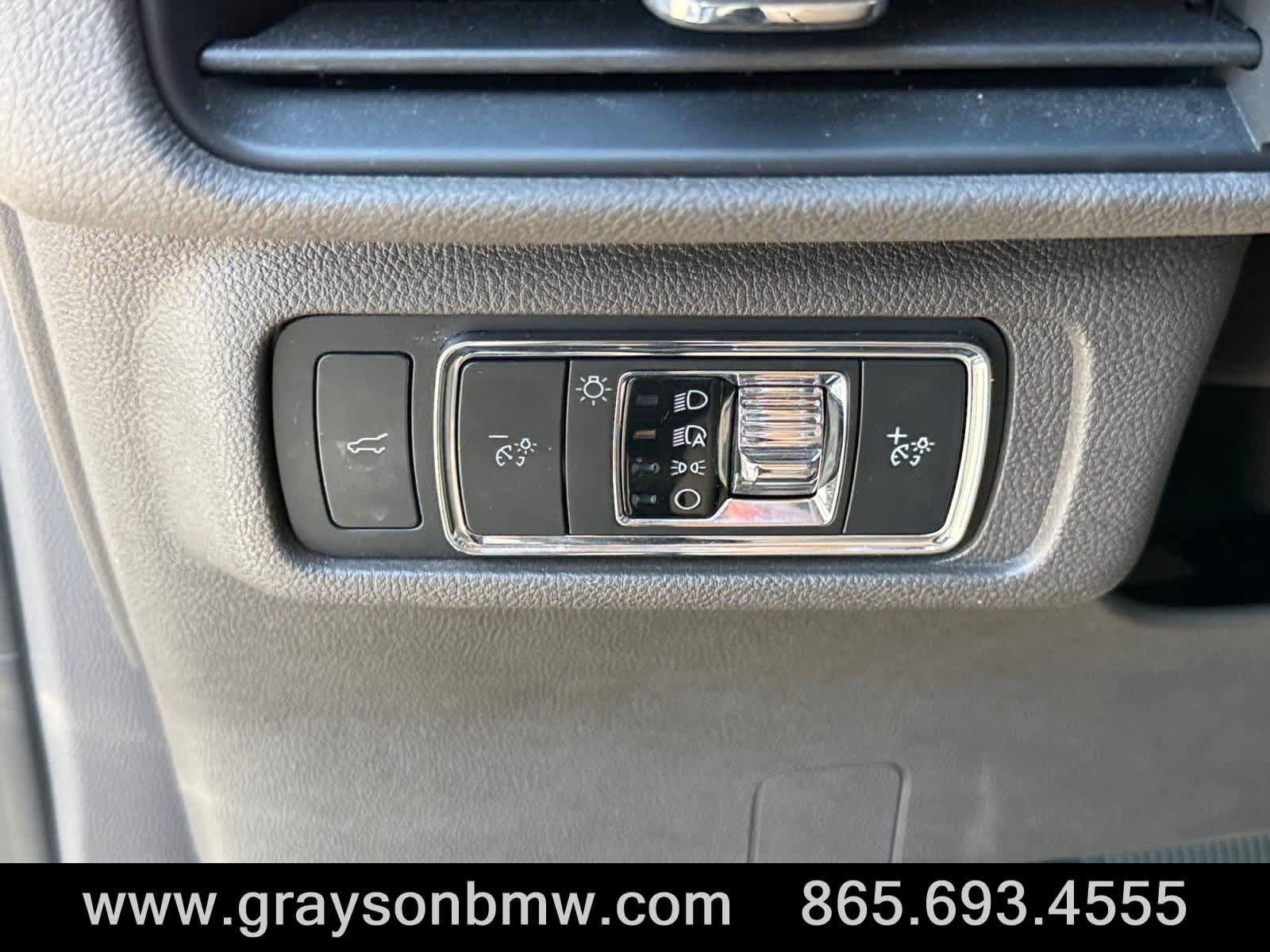 Used 2020 Lincoln Corsair FWD w/ Premium Package image 28