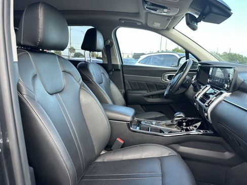 Certified 2023 Kia Sorento SX FWD image 23