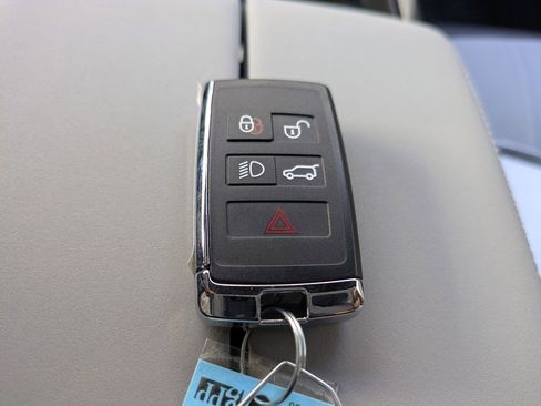 New 2026 Land Rover Range Rover Evoque Dynamic SE AWD/4WD image 32