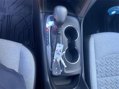 Used 2022 Chevrolet Equinox LS w/ LS Convenience Package image 16