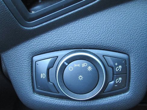 Used 2015 Ford Escape SE w/ Equipment Group 201A image 9