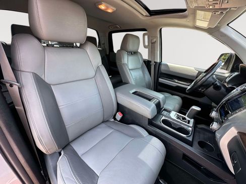 Used 2021 Toyota Tundra Limited w/ Limited Premium Package AWD/4WD image 28