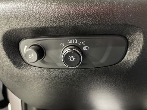 Used 2023 Chevrolet Traverse RS AWD/4WD image 32