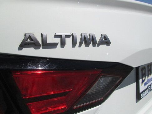 Used 2023 Nissan Altima 2.5 S FWD image 7