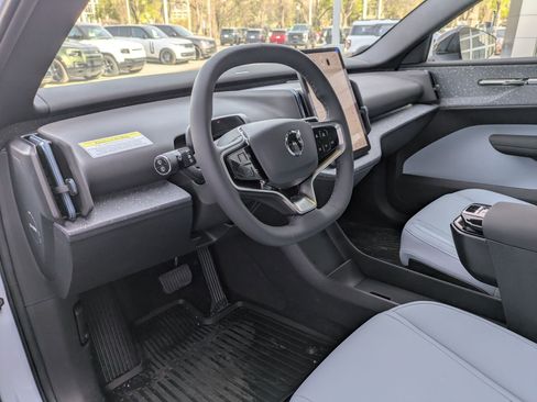 New 2025 Volvo EX30 Ultra w/ Protection Package Premier image 10