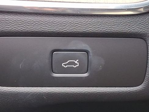 Certified 2023 Volvo XC60 B5 Plus w/ Climate Package AWD/4WD image 25