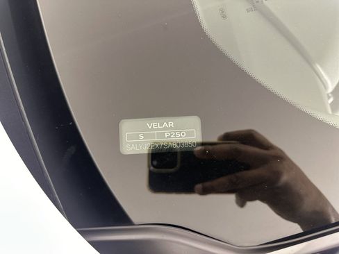 Used 2025 Land Rover Range Rover Velar S image 30