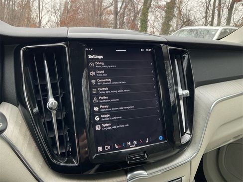 Certified 2023 Volvo XC60 B5 Plus image 22