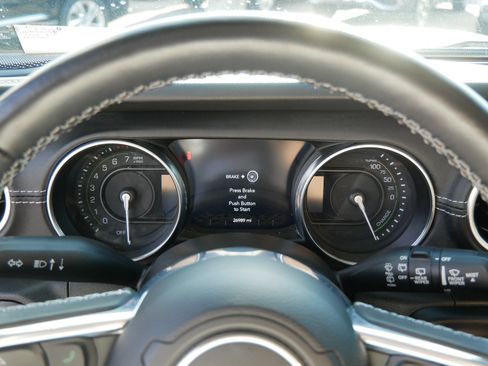 Used 2023 Jeep Wrangler Rubicon w/ Safety Group image 21