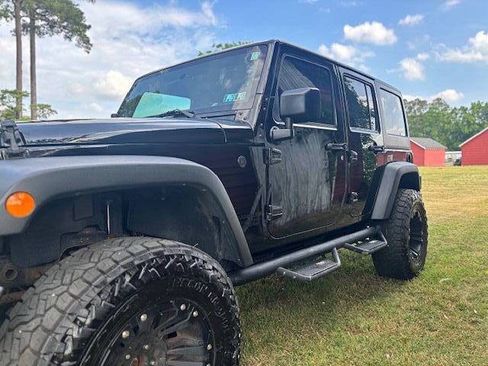 Used 2017 Jeep Wrangler Unlimited Sport AWD/4WD image 4