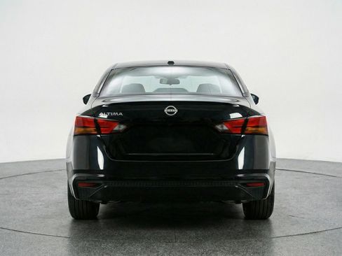Used 2025 Nissan Altima 2.5 SV image 7