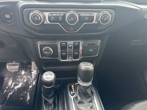 Used 2020 Jeep Wrangler Unlimited Freedom Edition image 17