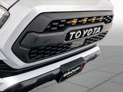 Used 2019 Toyota Tacoma TRD Off-Road AWD/4WD image 27
