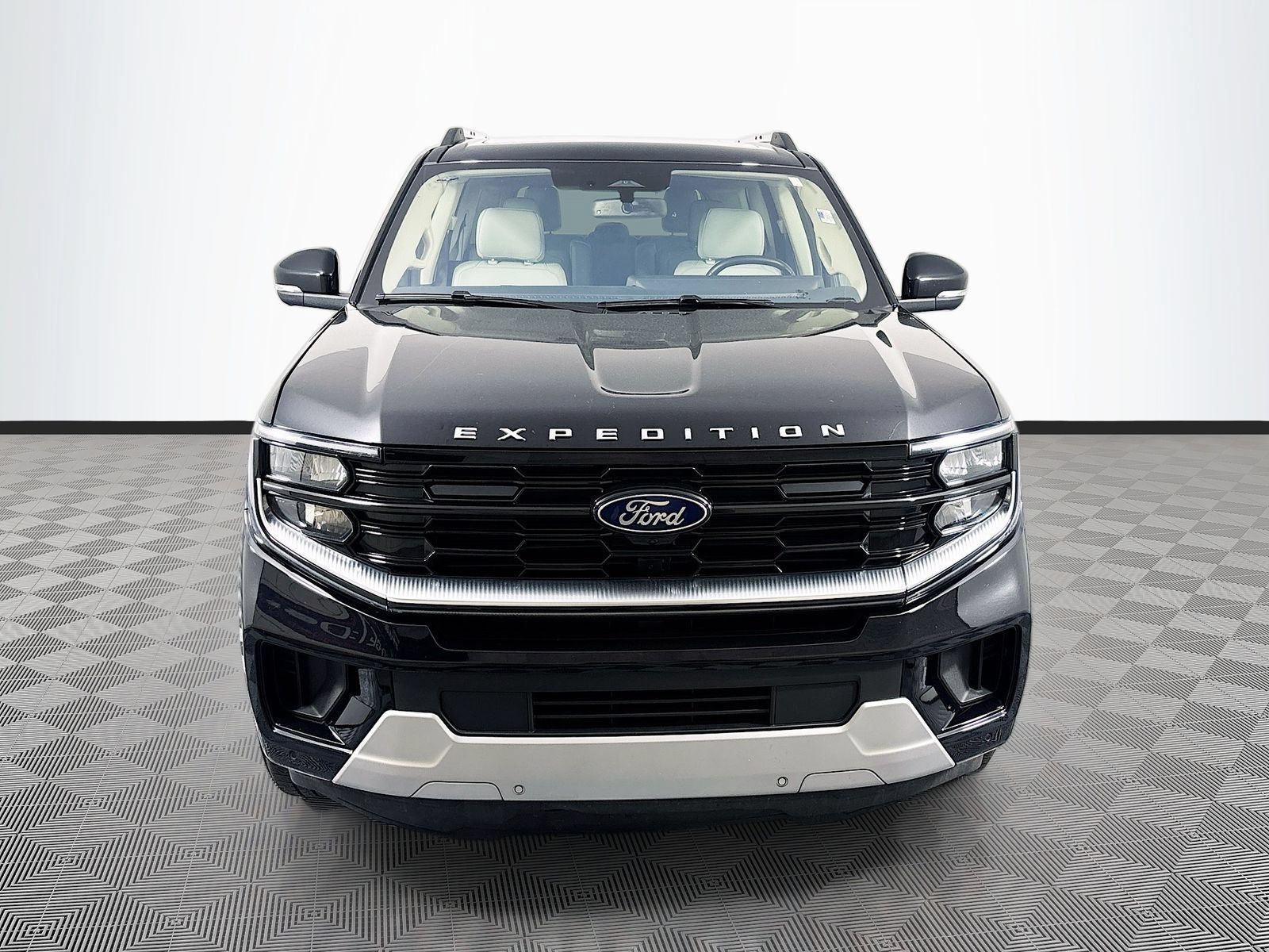 Used 2025 Ford Expedition Platinum AWD/4WD image 2