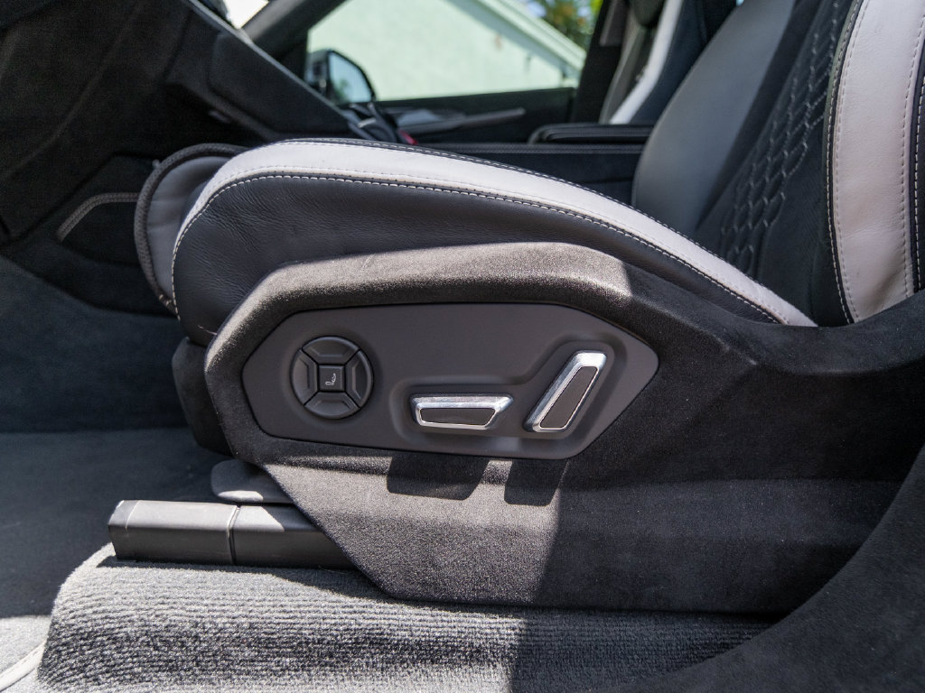 Used 2024 Lamborghini Urus Performante AWD/4WD image 18