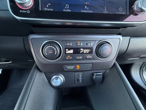 Certified 2025 Nissan Leaf S image 12