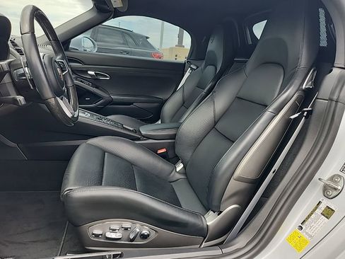 Used 2024 Porsche 718 Boxster S RWD image 3