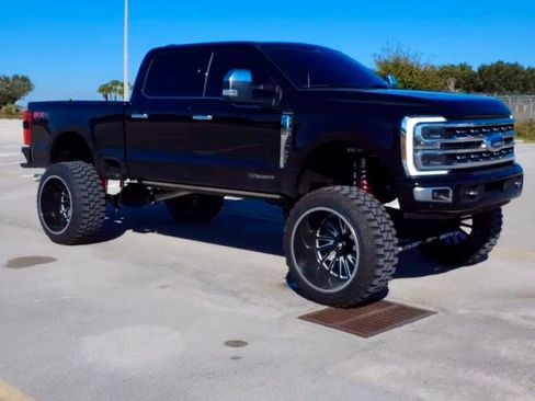 Used 2024 Ford F250 Platinum w/ FX4 Off-Road Package image 16