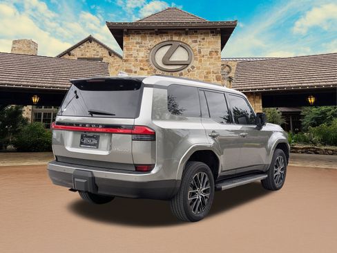 Used 2025 Lexus GX 550 w/ Cold Area Package AWD/4WD image 2
