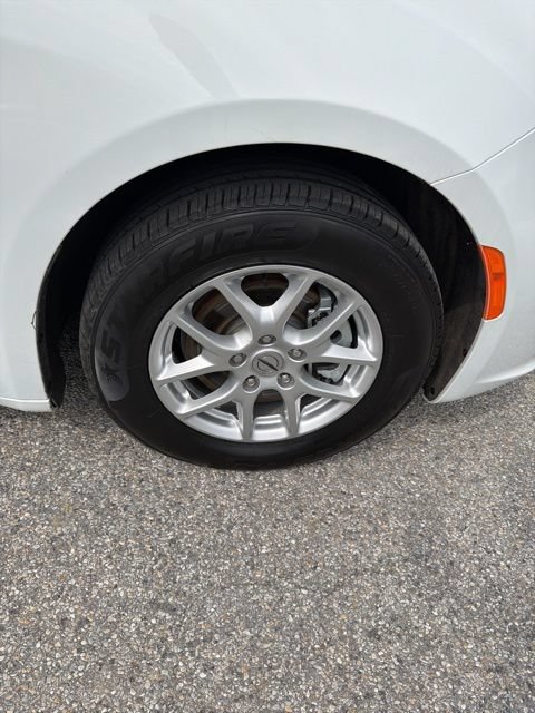 Used 2023 Chrysler Pacifica Touring-L FWD image 9