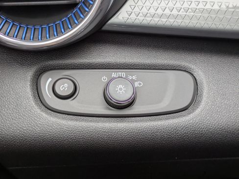 New 2025 Chevrolet Trax LT w/ Driver Confidence Package image 14