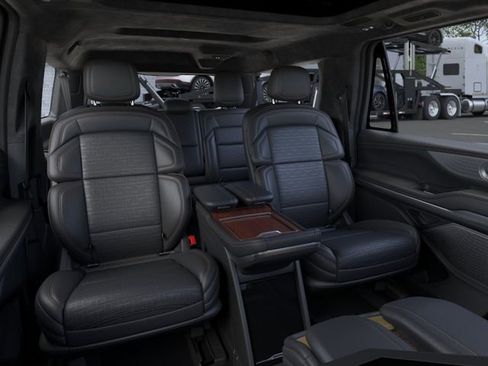 New 2026 Lincoln Navigator L Black Label AWD/4WD image 11