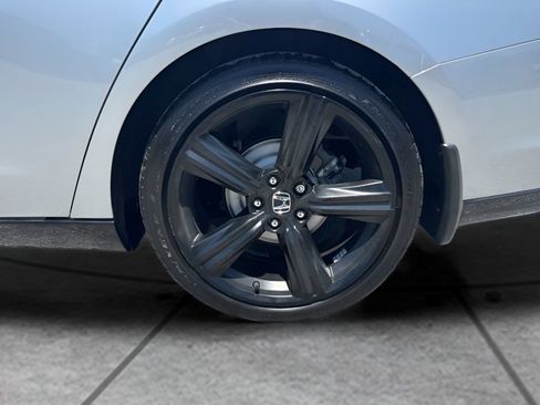 Used 2025 Honda Accord Sport image 30