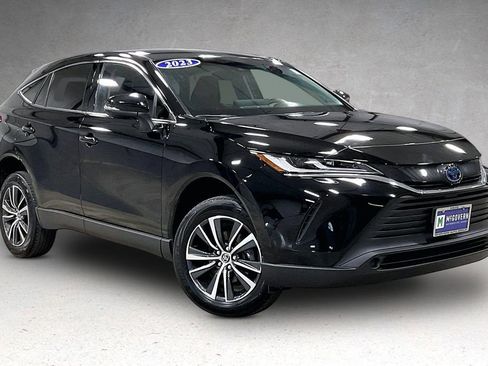 Used 2023 Toyota Venza LE AWD/4WD image 3