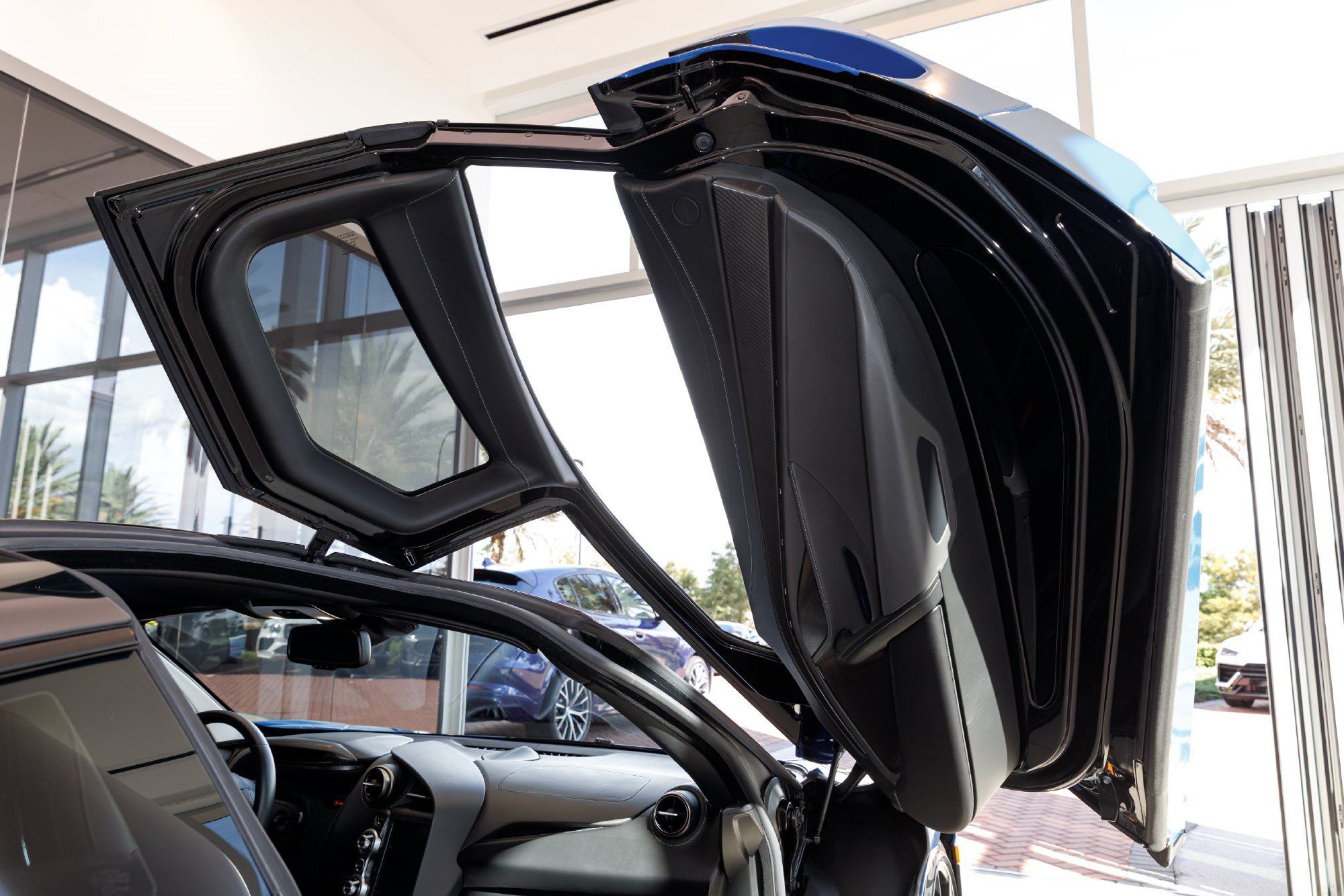 Used 2019 McLaren 720S Luxury RWD image 39