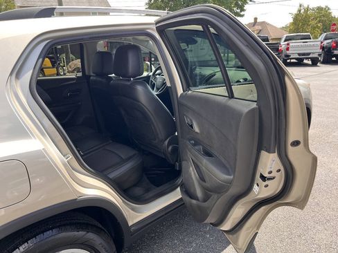 Used 2016 Chevrolet Trax LT w/ LT Sun and Sound Package AWD/4WD image 23