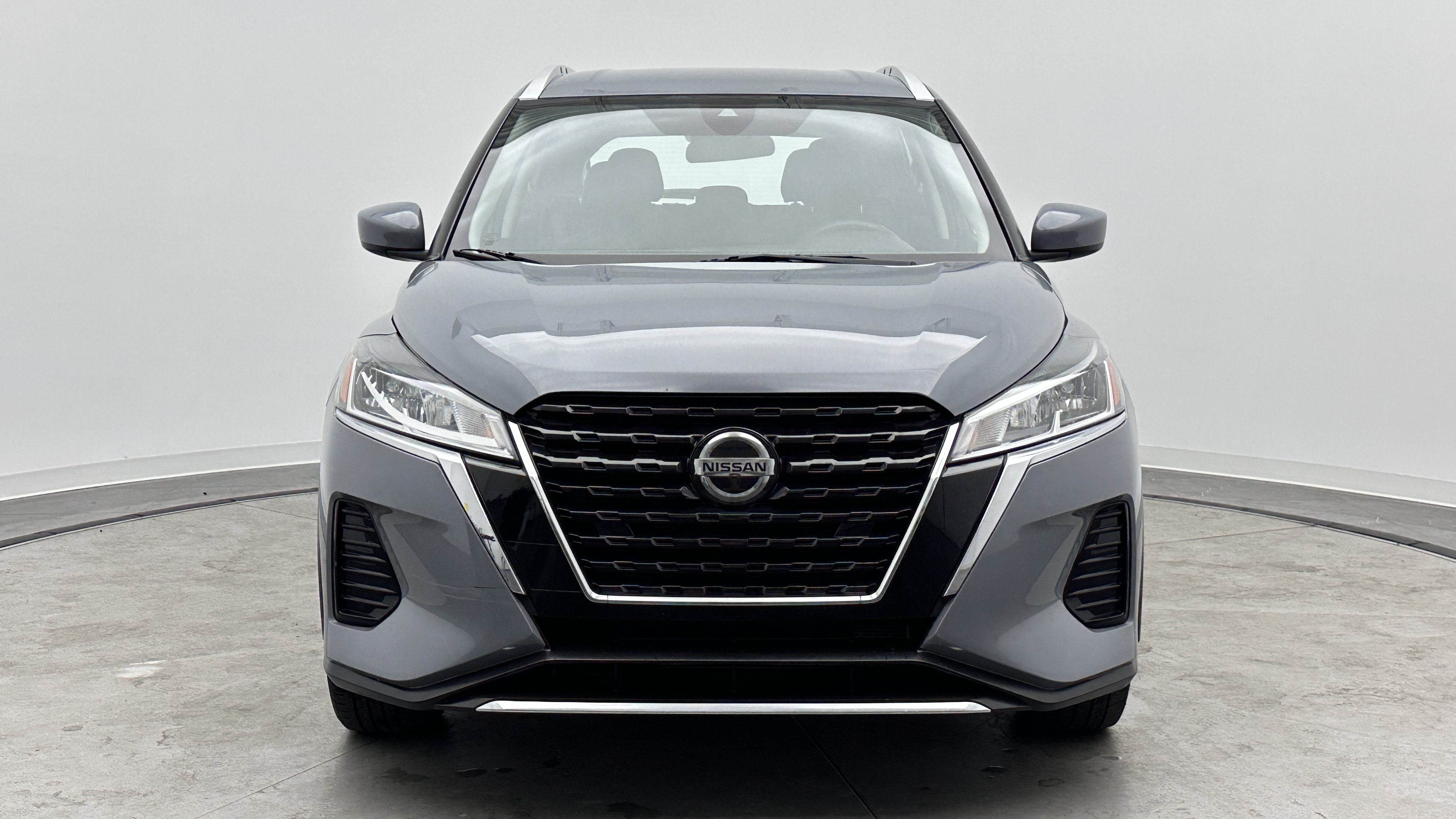 Used 2021 Nissan Kicks SV FWD image 2
