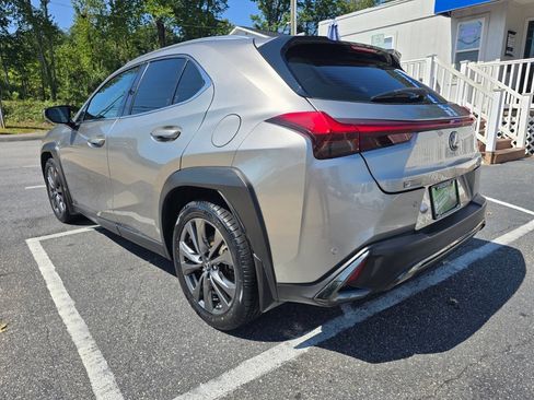 Used 2019 Lexus UX 200 F Sport FWD image 4