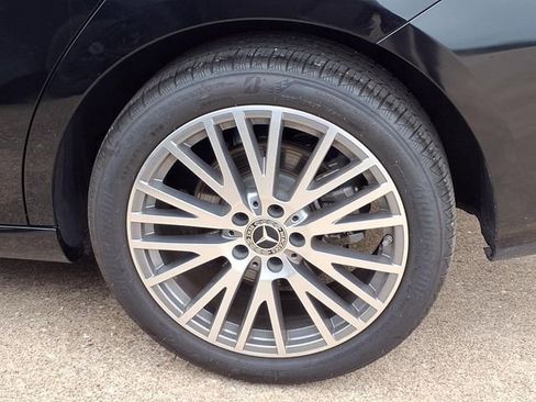 Used 2025 Mercedes-Benz CLA 250 image 10