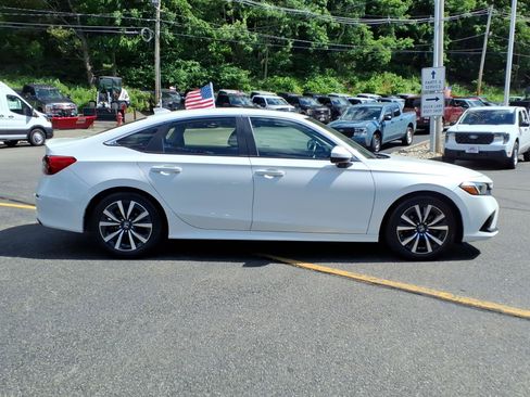 Used 2022 Honda Civic EX image 9