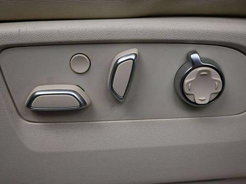 Used 2021 Cadillac Escalade ESV Premium Luxury Platinum AWD/4WD image 8
